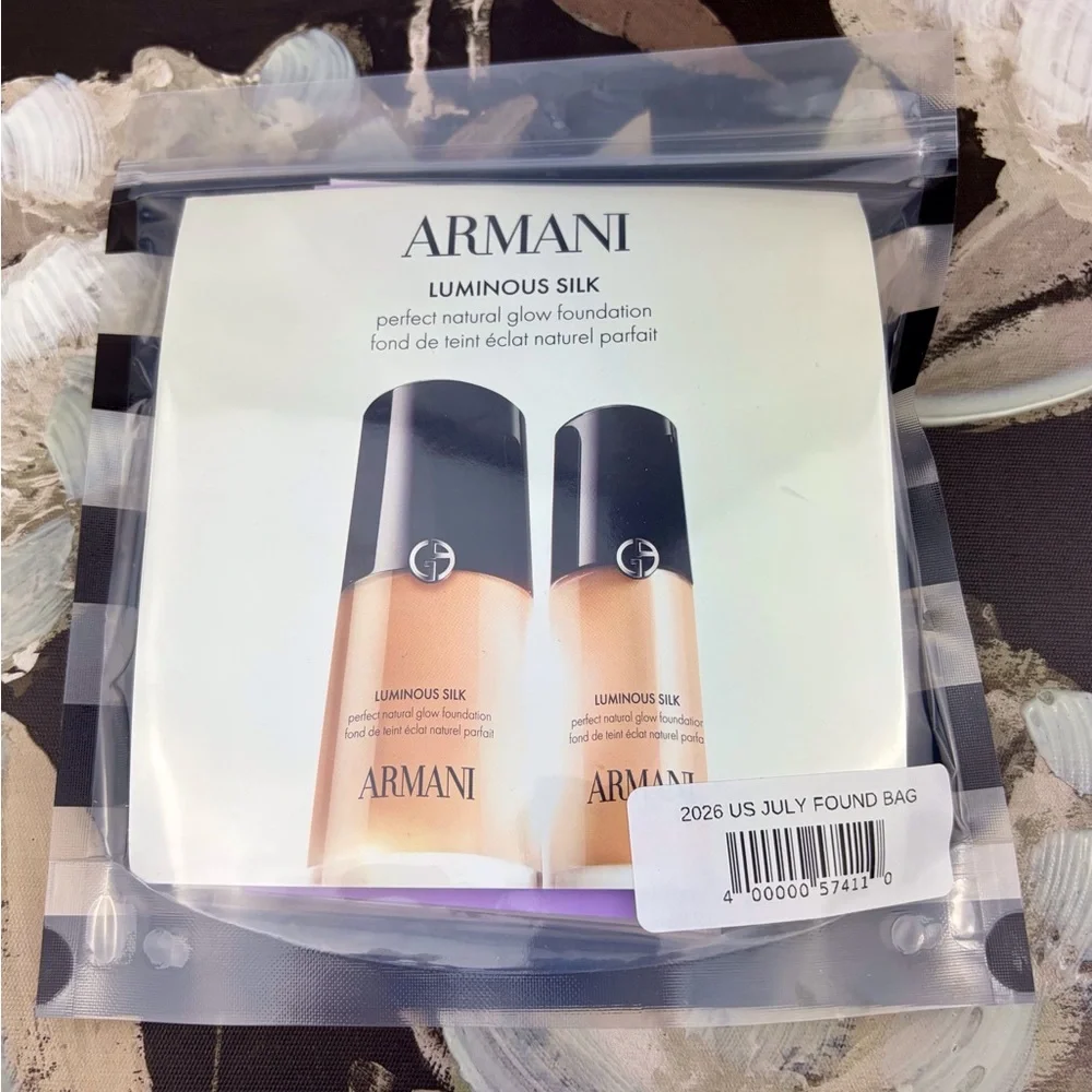NIB Sephora Beauty Insider Foundation Sample & Primer 11 Piece Set.